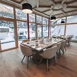 Hotel Swiss Alpine Allalin 4*