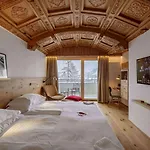 Swiss Alpine Allalin צרמט