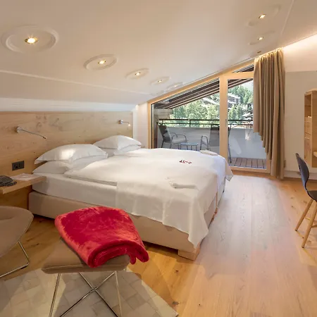 Hotel Swiss Alpine Allalin 4*