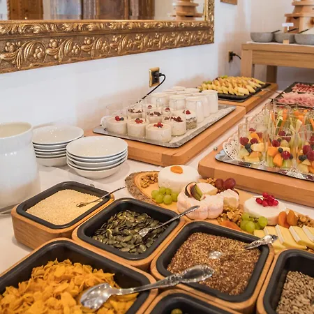 Готель Swiss Alpine Allalin Церматт