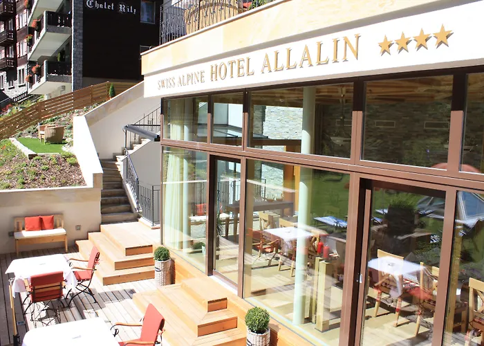 Готель Swiss Alpine Allalin 4*