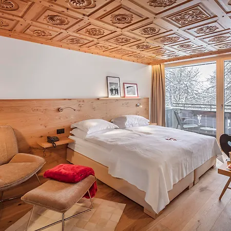 Szálloda Swiss Alpine Allalin 4*