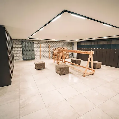 Swiss Alpine Allalin Szálloda 4*