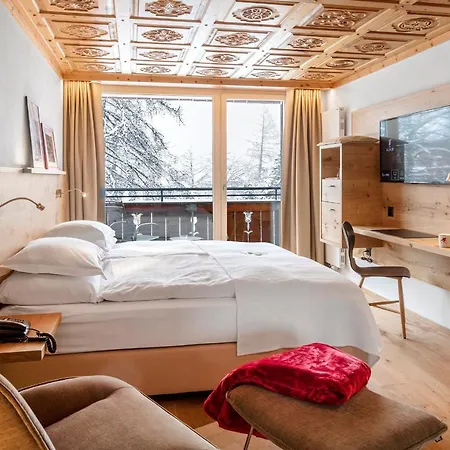 Szálloda Swiss Alpine Allalin 4*